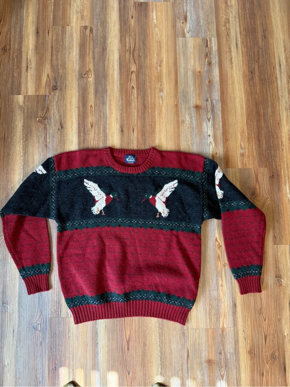 WOOLRICH Duck Mallard Sweater 100% Wool Burgundy Mens Size L Vintage EUC
